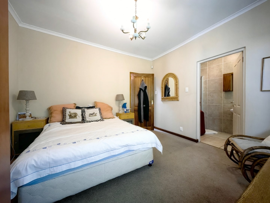 To Let 3 Bedroom Property for Rent in Gordons Bay Village Western Cape